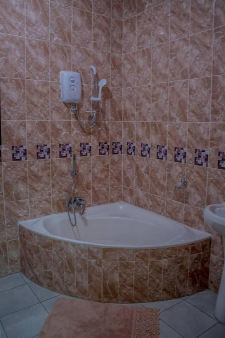Lynm Residence Хараре Экстерьер фото